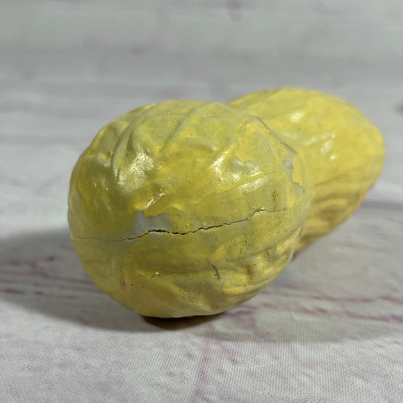 Vintage Ceramic Peanut Salt and Pepper Shaker Pair - Picture 8 of 8